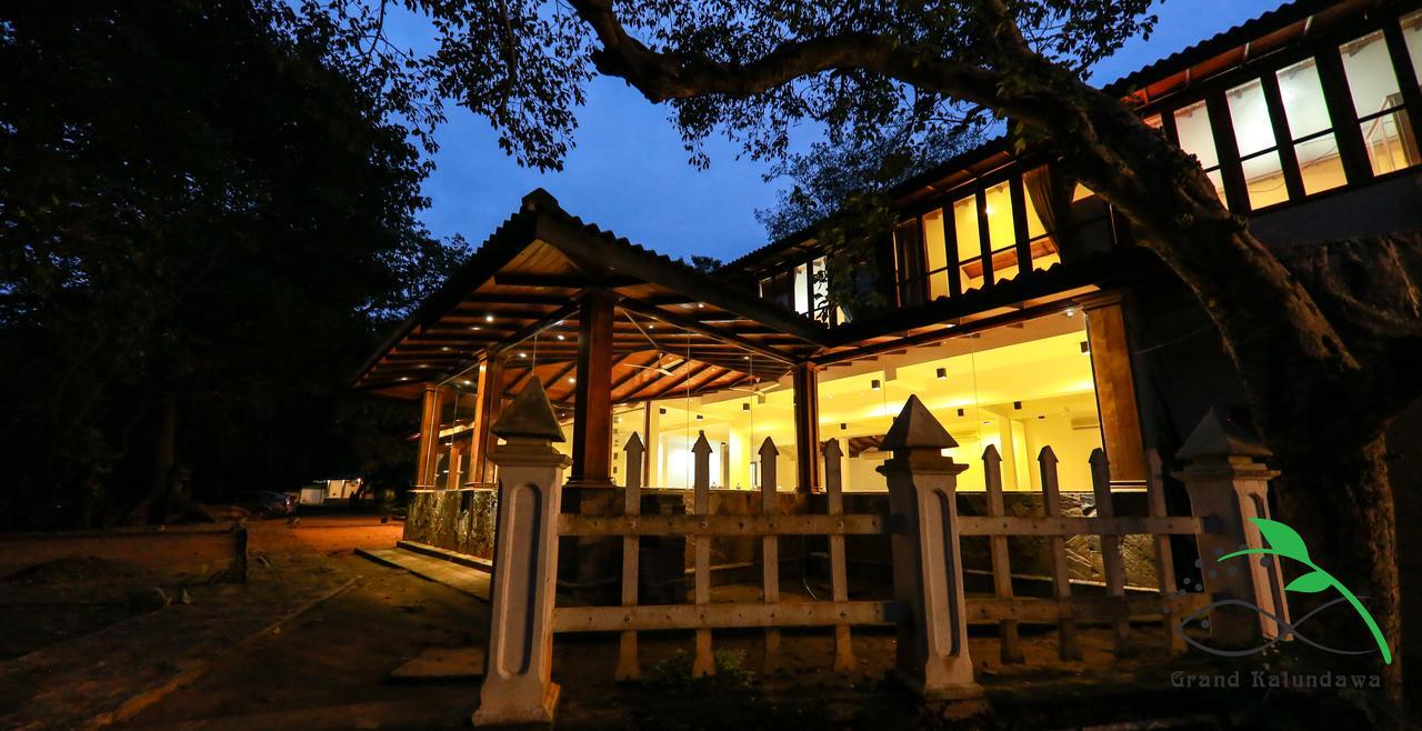Grand Kalundawa - Dambulla's Hidden Secret Hotel Bagian luar foto