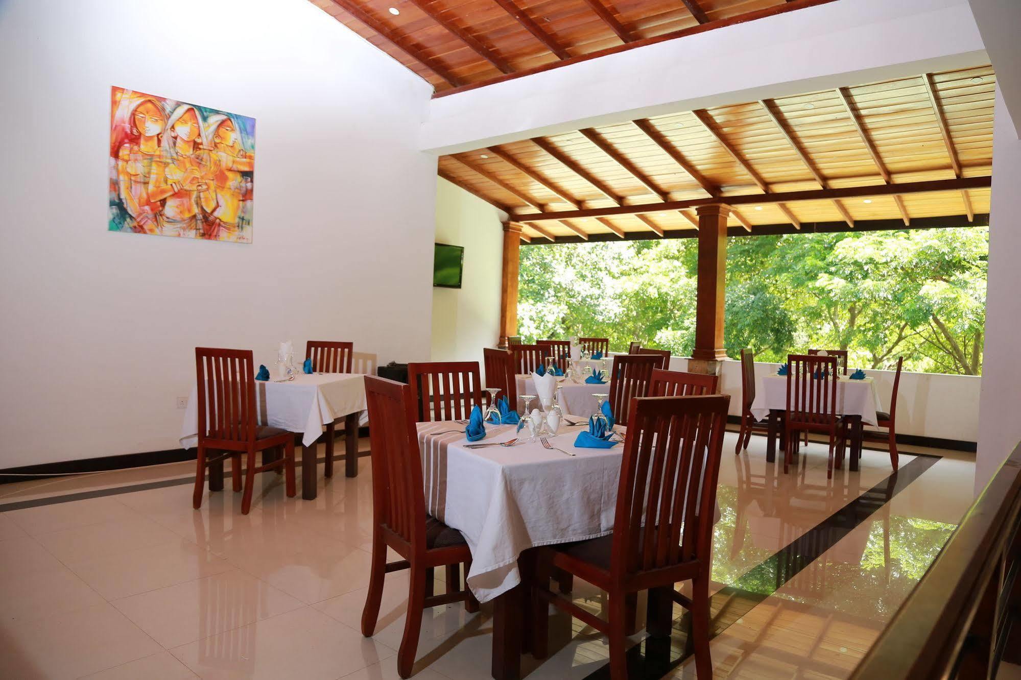 Grand Kalundawa - Dambulla's Hidden Secret Hotel Bagian luar foto