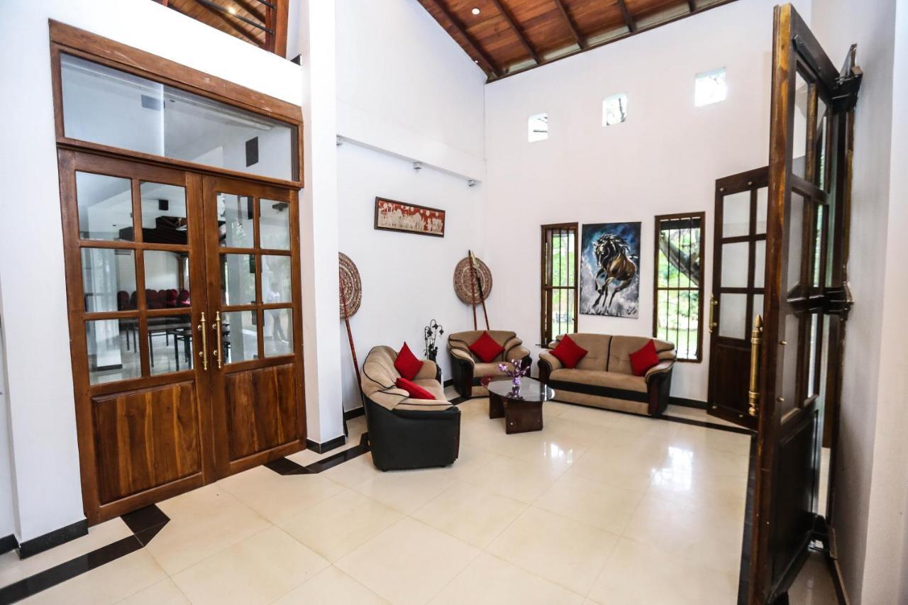 Grand Kalundawa - Dambulla's Hidden Secret Hotel Bagian luar foto